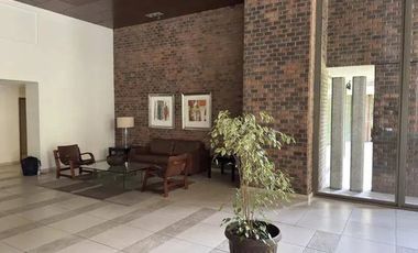 Arriendo Departamento Pío Xi Con Estacionamiento