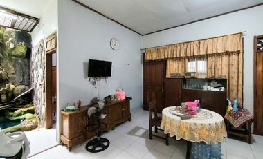 Rumah Strategis 6 Menit ke Gerbang Tol Joglo 3 SHM Siap Huni J-46266
