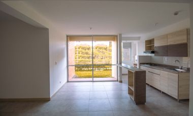 Apartamento en venta en Galicia Cerritos con zona verde de uso privado