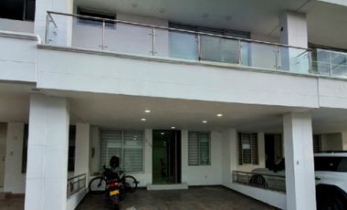 casa en venta en av. libertadores, el tesoro. Cod V4947