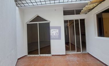 COD. 4075 - SE ARRIENDA CASA - BARRIO: FONTANA