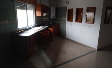 Piso en alquiler en Villa Luzuriaga