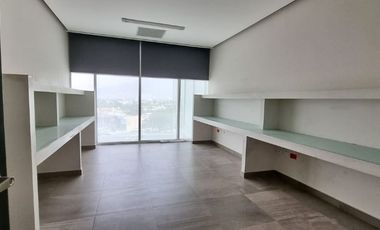 Renta Oficina acondicionada de 423m2 - zona Contry Tec  Monterrey