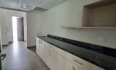 Renta Oficina acondicionada de 423m2 - zona Contry Tec  Monterrey