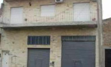 Local 160 m2 a mts de Av. Mosconi