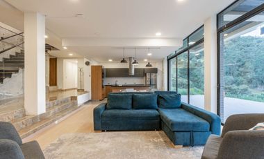 casa en arriendo/venta en la calera. Cod V17962