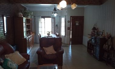 Casa Fondo en venta en Quilmes Oeste