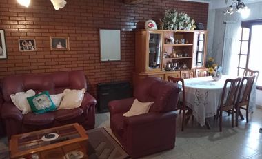 Casa Fondo en venta en Quilmes Oeste