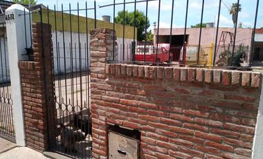 Casa Fondo en venta en Quilmes Oeste