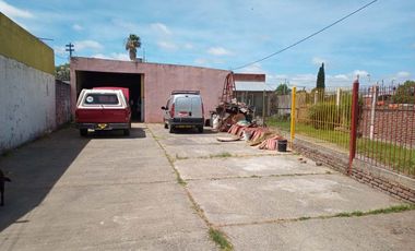 Casa Fondo en venta en Quilmes Oeste