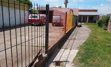 Casa Fondo en venta en Quilmes Oeste