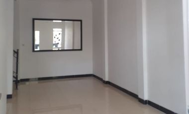 Dijual Rumah Siap Huni di Taman Victoria Sentul City