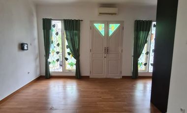 Dijual Rumah Siap Huni di Taman Victoria Sentul City