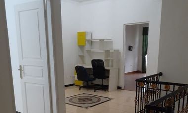 Dijual Rumah Siap Huni di Taman Victoria Sentul City