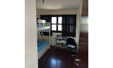 Edificio ideal emprendimiento o vivienda con pileta y cancha de pádel cubierta