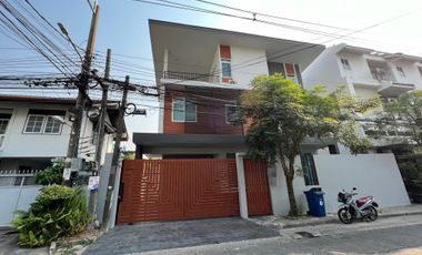 6 Bedroom House for sale at Chuan Chuen Pracha Chuen 30