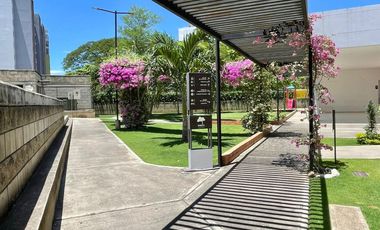 apartamento en arriendo en prados del este. Cod A5010