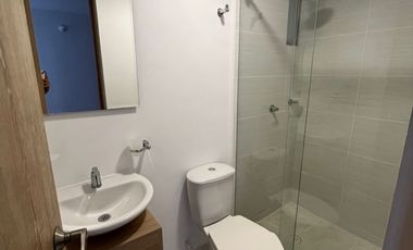 apartamento en arriendo en prados del este. Cod A5010