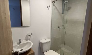 apartamento en arriendo en prados del este. Cod A5010