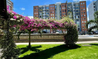 apartamento en arriendo en prados del este. Cod A5010