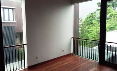 For Rent / Sale 3BR Urban Style Townhouse at Cilandak