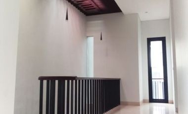 For Rent / Sale 3BR Urban Style Townhouse at Cilandak