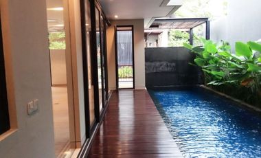 For Rent / Sale 3BR Urban Style Townhouse at Cilandak