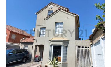 CASA EN VENTA, 5D 4B, QUILICURA