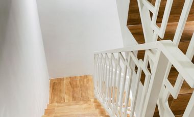 Rumah Strategis15 Menit ke Mall Summarecon Bekasi Hadap Utara J-37973