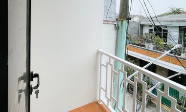 Rumah Strategis15 Menit ke Mall Summarecon Bekasi Hadap Utara J-37973