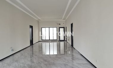 Disewakan Rumah 2 Lantai Murah di Darmo Permai Timur Surabaya Dekat Akses Tol