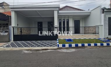 Disewakan Rumah 2 Lantai Murah di Darmo Permai Timur Surabaya Dekat Akses Tol