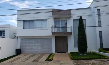 casa en venta en bella vista. Cod V1579