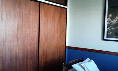 CHALET 5 AMBIENTES S/LOTE DE 10 X 21 CON BALCON AL FRENTE, GARAGE PARA DOS AUTOS, FONDO LIBRE CON PILETA, PARRILLA, QUINCHO Y BAÑO EN SUITE. VILLA LUZ
