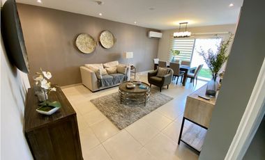 SE VENDE CASA EN TWIN HOMES EN VILLA SUR