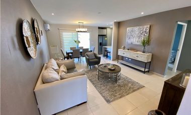 SE VENDE CASA EN TWIN HOMES EN VILLA SUR