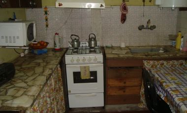 VENTA DE CASA EN BURZACO 5 AMB+ 2 DPTOS 2AMB +GARAGE+ENTR.AUTO.OPORTUNIDAD VIVIENDA E INVERSION
