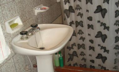 VENTA DE CASA EN BURZACO 5 AMB+ 2 DPTOS 2AMB +GARAGE+ENTR.AUTO.OPORTUNIDAD VIVIENDA E INVERSION