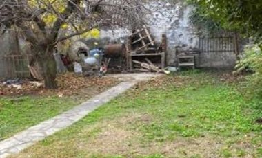 Lote de 10,47 x 43,3 con casa de 5 amb.-IDEAL EMPRENDIMIENTO