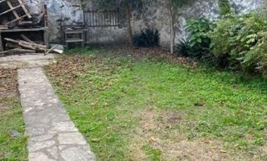 Lote de 10,47 x 43,3 con casa de 5 amb.-IDEAL EMPRENDIMIENTO