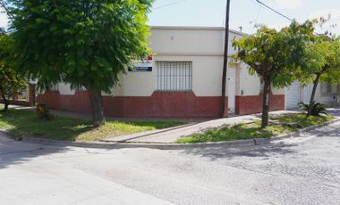 Casa en  San Andres de Giles - Avenida España entre Avellaneda y Alsina
