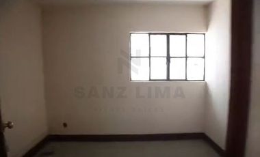 EL CERRITO, QRO.:  BODEGA CÉNTRICA CON OFICINAS Y DEPARTAMENTOS