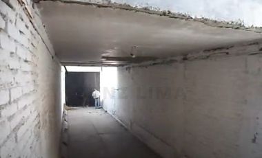 EL CERRITO, QRO.:  BODEGA CÉNTRICA CON OFICINAS Y DEPARTAMENTOS