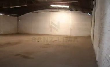 EL CERRITO, QRO.:  BODEGA CÉNTRICA CON OFICINAS Y DEPARTAMENTOS