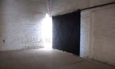 EL CERRITO, QRO.:  BODEGA CÉNTRICA CON OFICINAS Y DEPARTAMENTOS