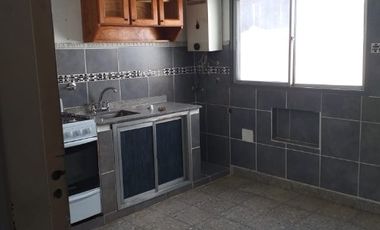 Departamento Tipo Casa en venta en Bernal Oeste