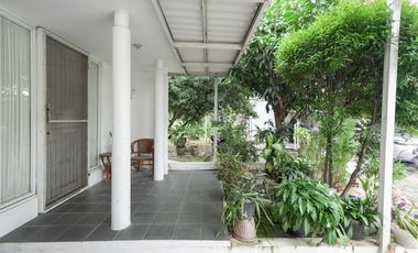 Rumah 1 Lt SHM 6 Menit ke Summarecon Mall Bekasi Hadap Utara J-23135