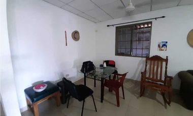 VENDO CASA SEMIAMOBLADA EN LA CHORRERA ALTOS ARAGUANEY 3R