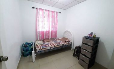 VENDO CASA SEMIAMOBLADA EN LA CHORRERA ALTOS ARAGUANEY 3R