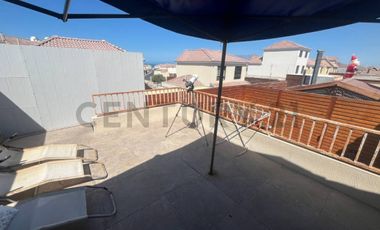 SE VENDE, AMPLIA E ILUMINADA  CASA EN SECTOR COSTA LAGUNA.